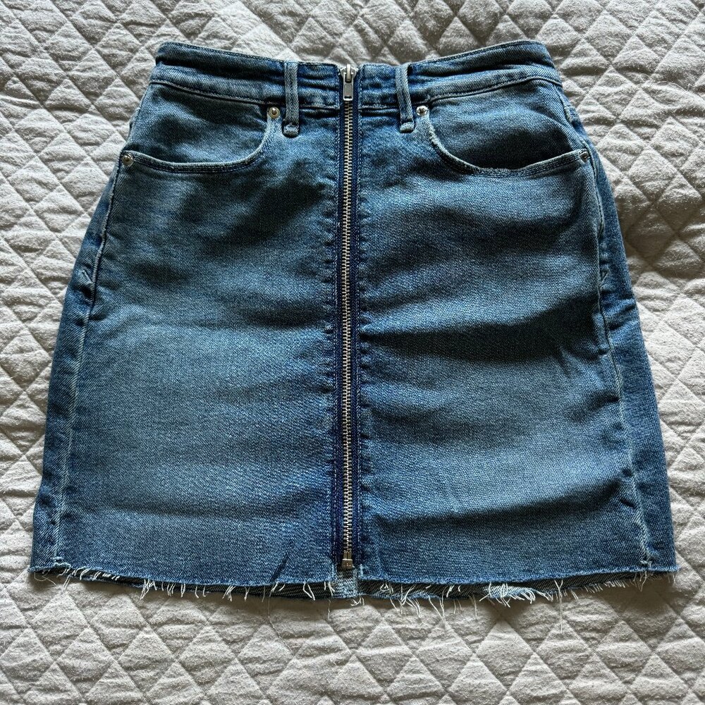 Good American denim mini skirt, size 4/27